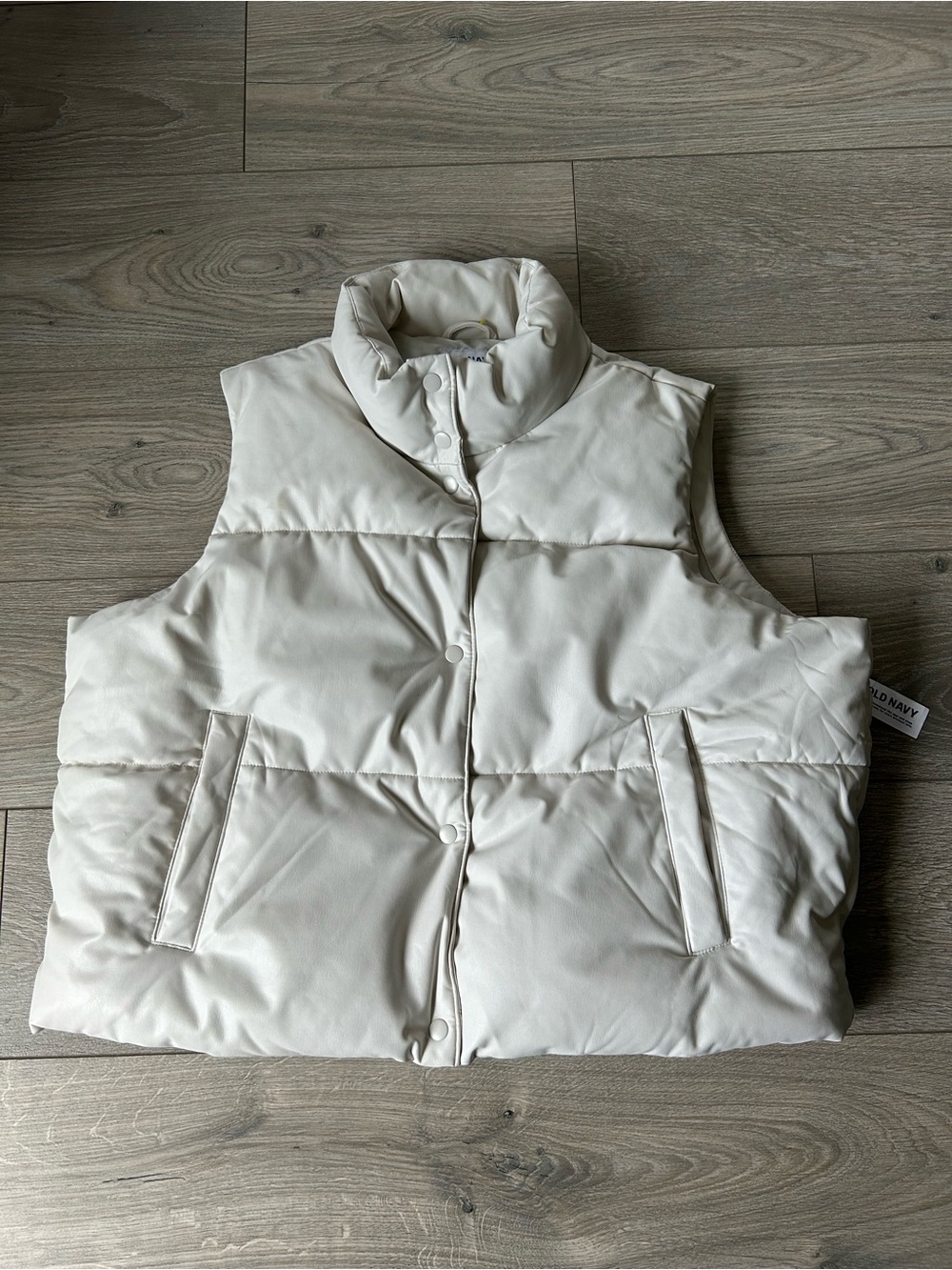 Old Navy Puffer Vest Size XL New with tag